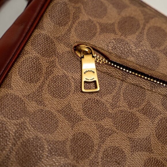 NWOT Coach Leather Monogram Corssbody Bag - Picture 9 of 15